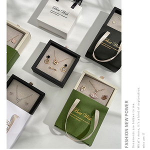 New design creative paper jewelry box packaging with satin handle