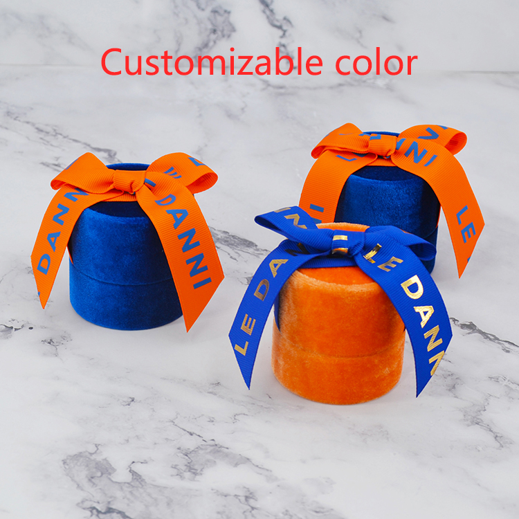 velvet round box 